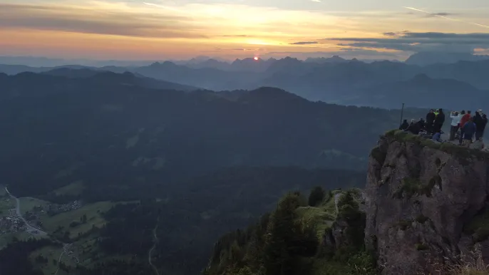 Sonnenaufgang auf dem Grossen Mythen (Foto: Matthias Jäggi) Sonnenaufgang auf dem Grossen Mythen (Foto: Matthias Jäggi)